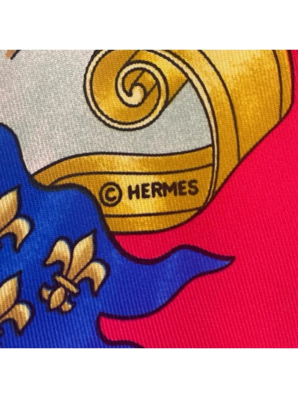 Hermes Voiles de Lumiere Red Scarf Silk Multicolor Carre 90